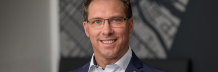 Zu sehen ist der Vorstand von DBS: Volker Schneider-Kühn